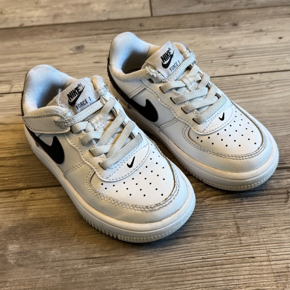 Nike | Air Force 1 Low EasyOn | Size: 9C
